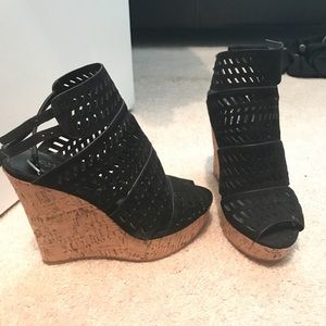 Black sandal wedges